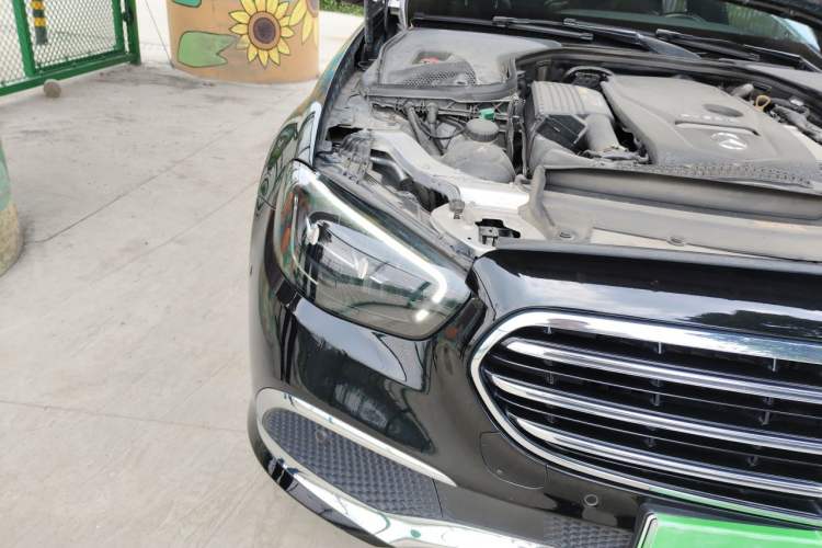 Used Mercedes-Benz E-Class New Energy 2023 E 350 e L Plug-in Hybrid Sedan Right Front Headlight
