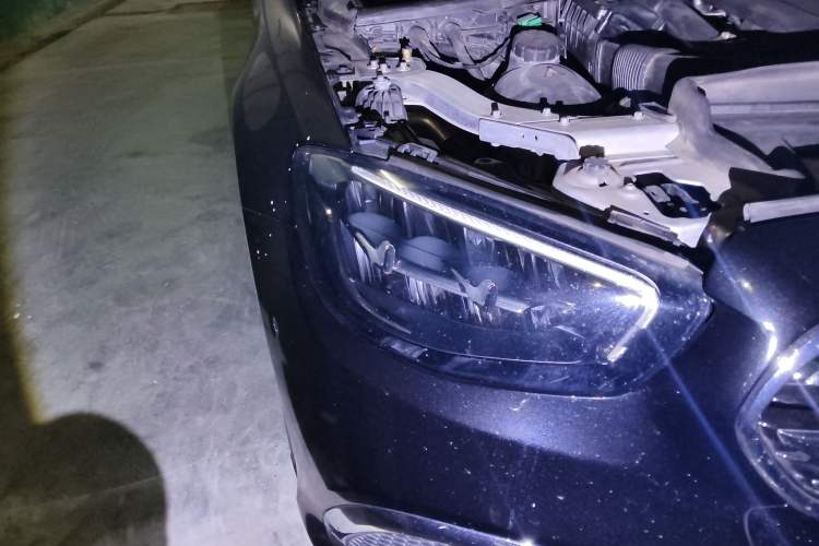 Used Mercedes-Benz E-Class New Energy 2023 E 350 e L Plug-in Hybrid Sedan Right Front Headlight