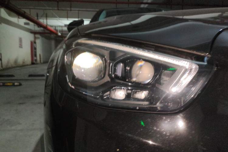 Used Mercedes-Benz E-Class New Energy 2023 E 350 e L Plug-in Hybrid Sedan Right Front Headlight