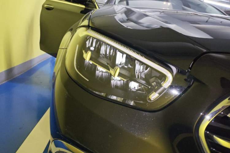 Used Mercedes-Benz E-Class New Energy 2023 E 350 e L Plug-in Hybrid Sedan Right Front Headlight