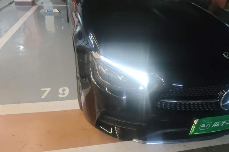 Used Mercedes-Benz E-Class New Energy 2023 E 350 e L Plug-in Hybrid Sports Sedan Right Front Headlight