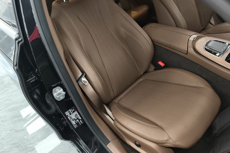 Used Mercedes-Benz E-Class New Energy 2023 E 350 e L Plug-in Hybrid Sedan Right Front Seat