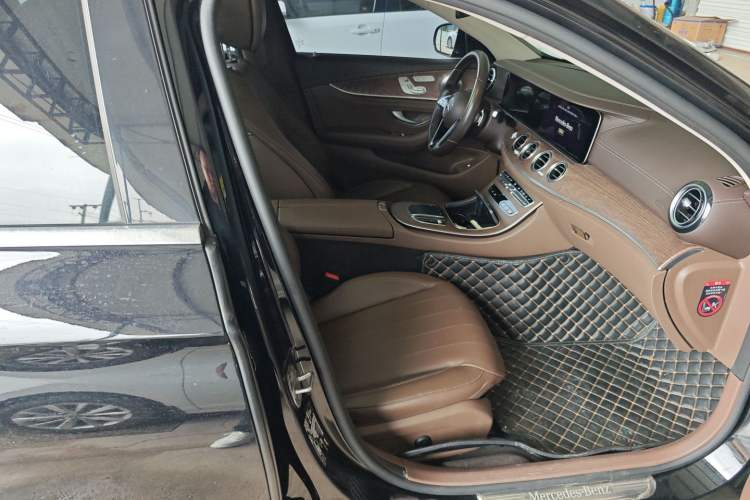 Used Mercedes-Benz E-Class New Energy 2023 E 350 e L Plug-in Hybrid Sedan Right Front Seat