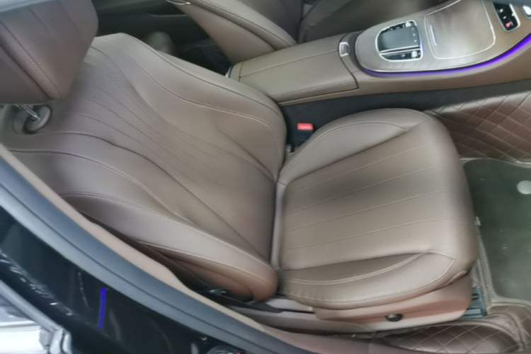 Used Mercedes-Benz E-Class New Energy 2023 E 350 e L Plug-in Hybrid Sedan Right Front Seat