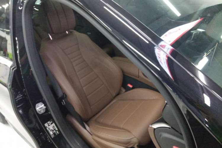 Used Mercedes-Benz E-Class New Energy 2023 E 350 e L Plug-in Hybrid Sports Sedan Right Front Seat