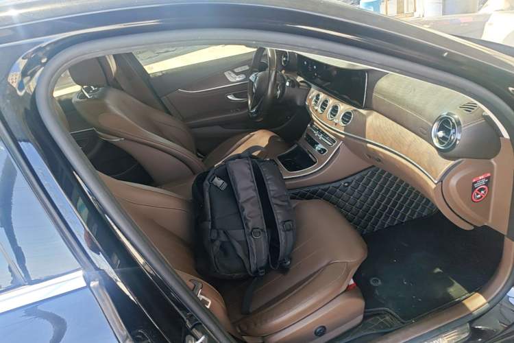 Used Mercedes-Benz E-Class New Energy 2023 E 350 e L Plug-in Hybrid Sedan Right Front Seat