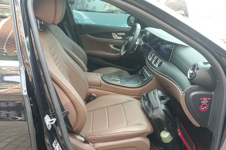 Used Mercedes-Benz E-Class New Energy 2023 E 350 e L Plug-in Hybrid Sports Sedan Right Front Seat
