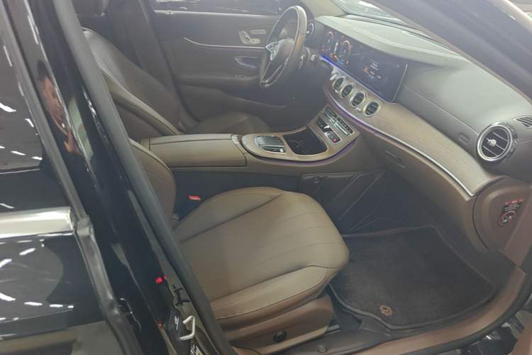 Used Mercedes-Benz E-Class New Energy 2023 E 350 e L Plug-in Hybrid Sedan Right Front Seat