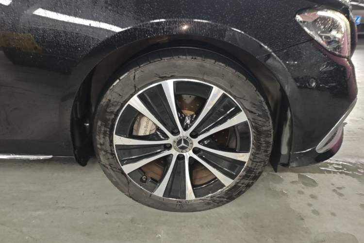 Used Mercedes-Benz E-Class New Energy 2023 E 350 e L Plug-in Hybrid Sedan Right Front Wheel Hub
