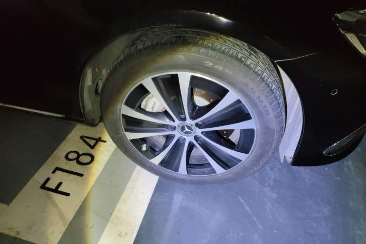 Used Mercedes-Benz E-Class New Energy 2023 E 350 e L Plug-in Hybrid Sedan Right Front Wheel Hub