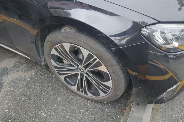 Used Mercedes-Benz E-Class New Energy 2023 E 350 e L Plug-in Hybrid Sedan Right Front Wheel Hub