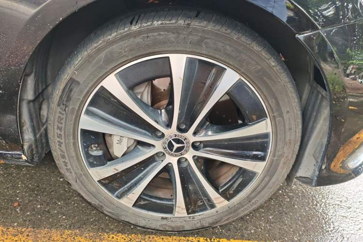 Used Mercedes-Benz E-Class New Energy 2023 E 350 e L Plug-in Hybrid Sedan Right Front Wheel Hub