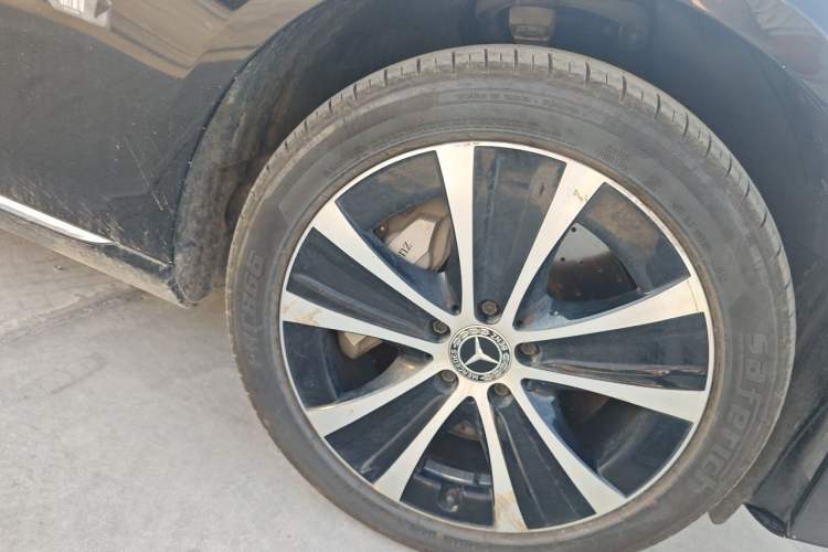 Used Mercedes-Benz E-Class New Energy 2023 E 350 e L Plug-in Hybrid Sedan Right Front Wheel Hub