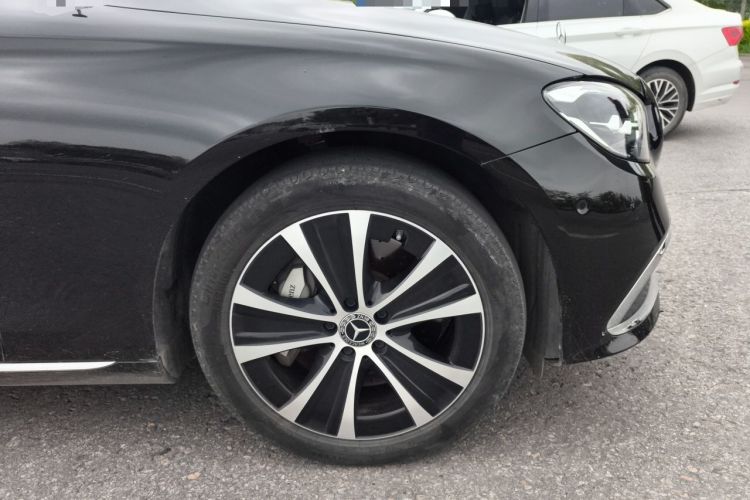 Used Mercedes-Benz E-Class New Energy 2023 E 350 e L Plug-in Hybrid Sedan Right Front Wheel Hub