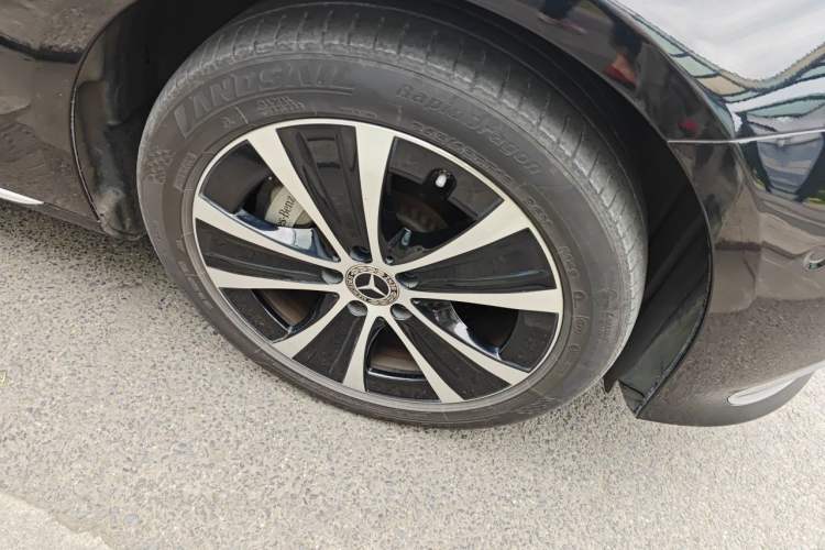 Used Mercedes-Benz E-Class New Energy 2023 E 350 e L Plug-in Hybrid Sedan Right Front Wheel Hub