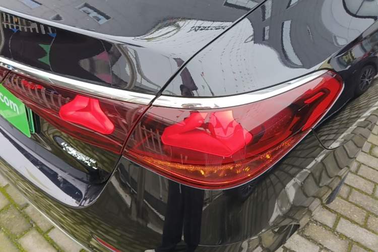 Used Mercedes-Benz E-Class New Energy 2023 E 350 e L Plug-in Hybrid Sports Sedan Right Rear Taillight