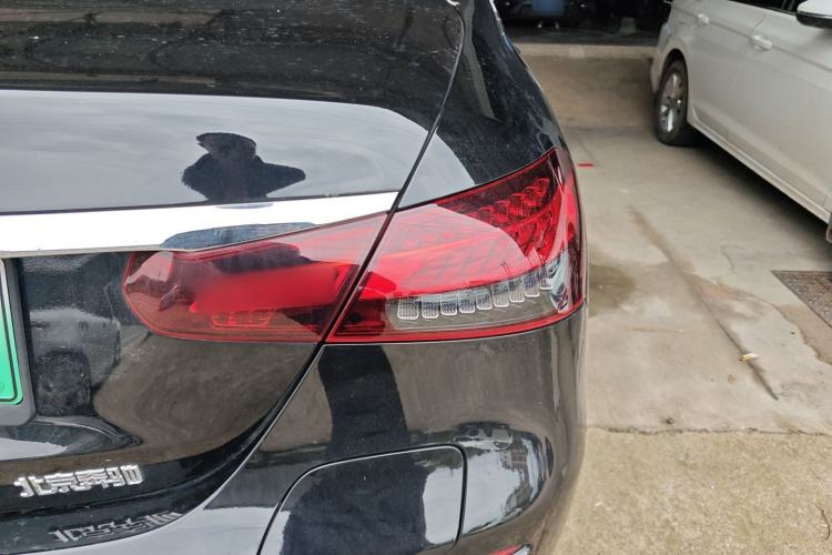 Used Mercedes-Benz E-Class New Energy 2023 E 350 e L Plug-in Hybrid Sedan Right Rear Taillight
