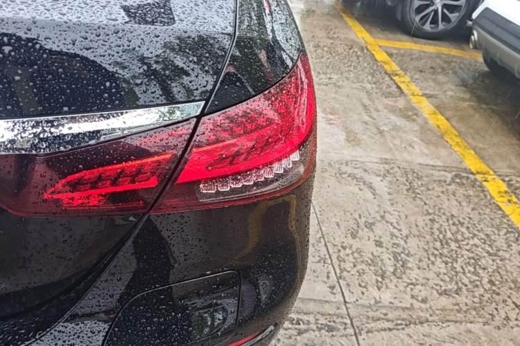 Used Mercedes-Benz E-Class New Energy 2023 E 350 e L Plug-in Hybrid Sedan Right Rear Taillight