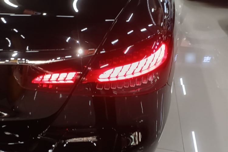 Used Mercedes-Benz E-Class New Energy 2023 E 350 e L Plug-in Hybrid Sedan Right Rear Taillight