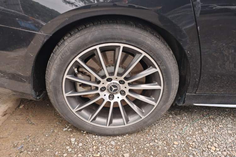 Used Mercedes-Benz E-Class New Energy 2023 E 350 e L Plug-in Hybrid Sports Sedan Right Rear Wheel Hub