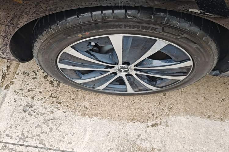 Used Mercedes-Benz E-Class New Energy 2023 E 350 e L Plug-in Hybrid Sedan Right Rear Wheel Hub