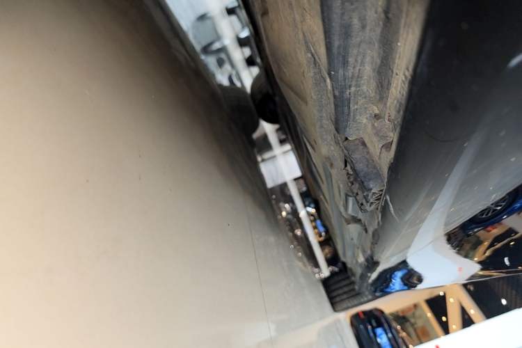 Used Mercedes-Benz E-Class New Energy 2023 E 350 e L Plug-in Hybrid Sedan Right Side Sill