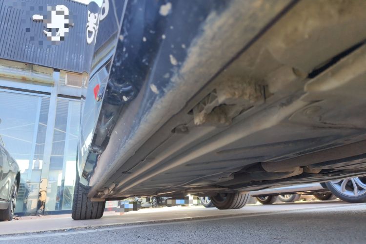 Used Mercedes-Benz E-Class New Energy 2023 E 350 e L Plug-in Hybrid Sedan Right Side Sill