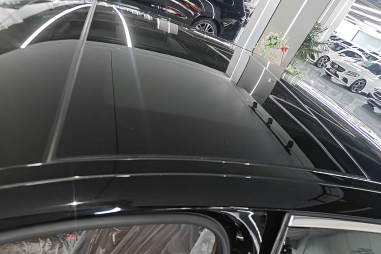 Used Mercedes-Benz E-Class New Energy 2023 E 350 e L Plug-in Hybrid Sedan Roof