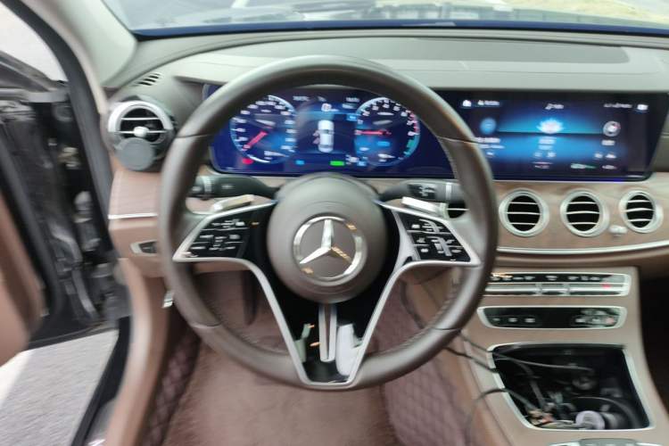 Used Mercedes-Benz E-Class New Energy 2023 E 350 e L Plug-in Hybrid Sedan Steering Wheel
