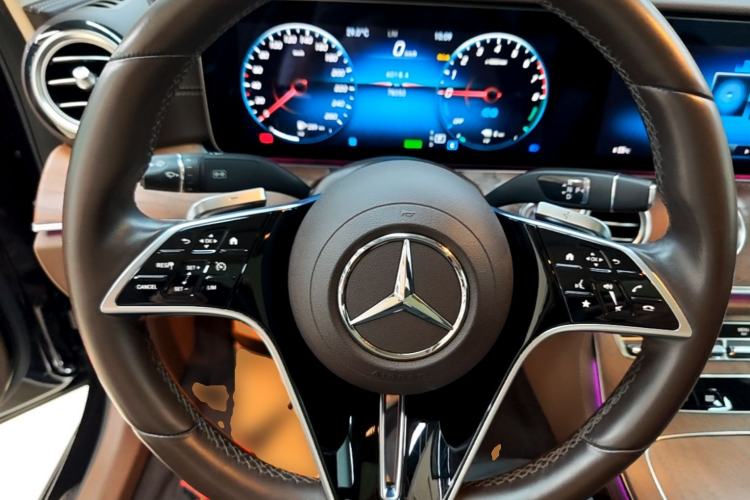 Used Mercedes-Benz E-Class New Energy 2023 E 350 e L Plug-in Hybrid Sedan Steering Wheel