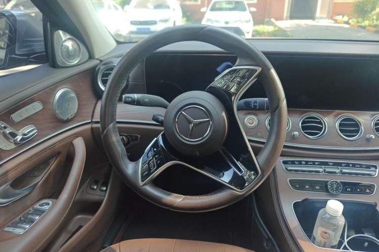 Used Mercedes-Benz E-Class New Energy 2023 E 350 e L Plug-in Hybrid Sedan Steering Wheel