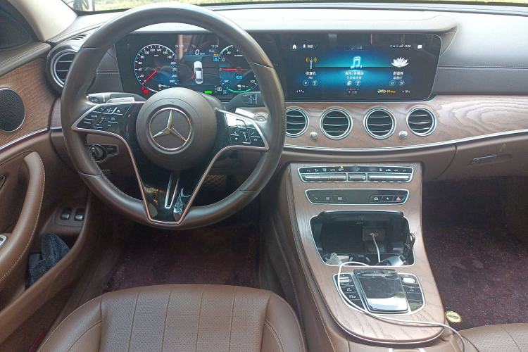 Used Mercedes-Benz E-Class New Energy 2023 E 350 e L Plug-in Hybrid Sedan Steering Wheel