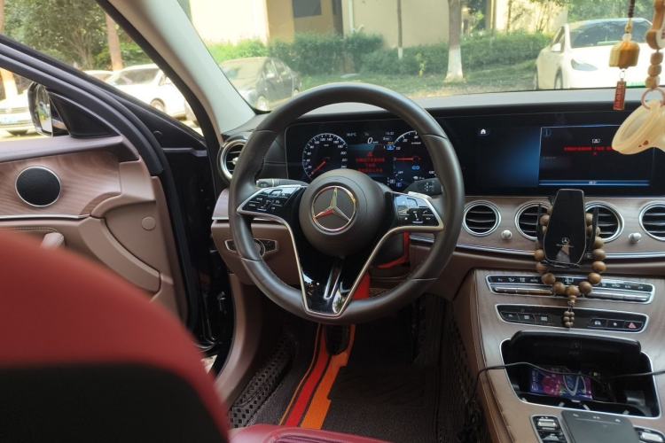Used Mercedes-Benz E-Class New Energy 2023 E 350 e L Plug-in Hybrid Sedan Steering Wheel