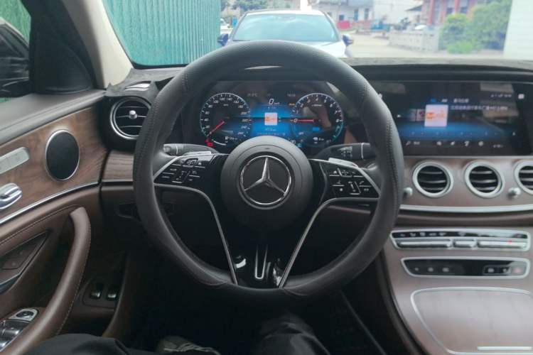 Used Mercedes-Benz E-Class New Energy 2023 E 350 e L Plug-in Hybrid Sedan Steering Wheel
