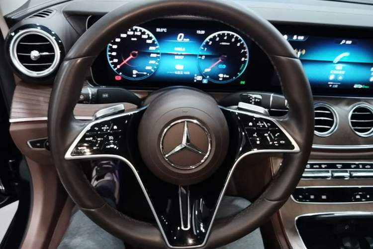 Used Mercedes-Benz E-Class New Energy 2023 E 350 e L Plug-in Hybrid Sedan Steering Wheel
