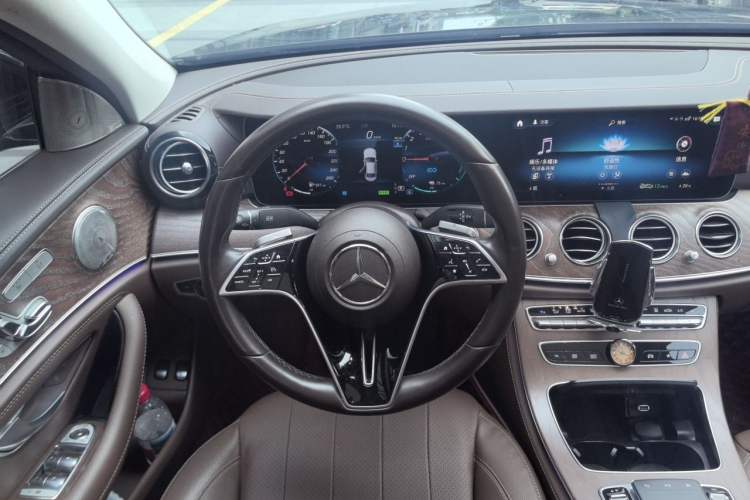 Used Mercedes-Benz E-Class New Energy 2023 E 350 e L Plug-in Hybrid Sedan Steering Wheel