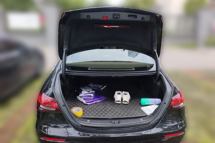 Used Mercedes-Benz E-Class New Energy 2023 E 350 e L Plug-in Hybrid Sedan Trunk