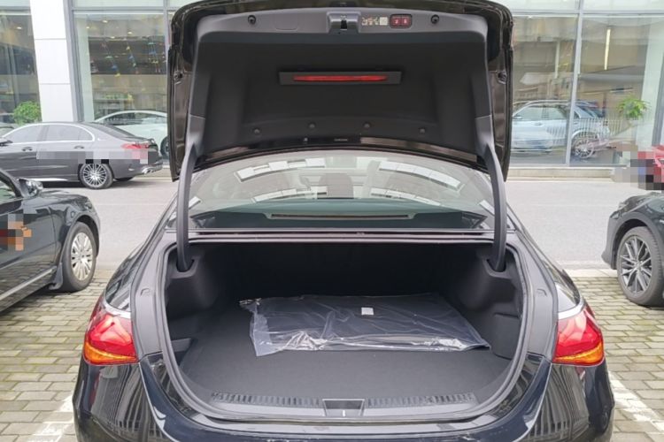 Used Mercedes-Benz E-Class New Energy 2023 E 350 e L Plug-in Hybrid Sports Sedan Trunk