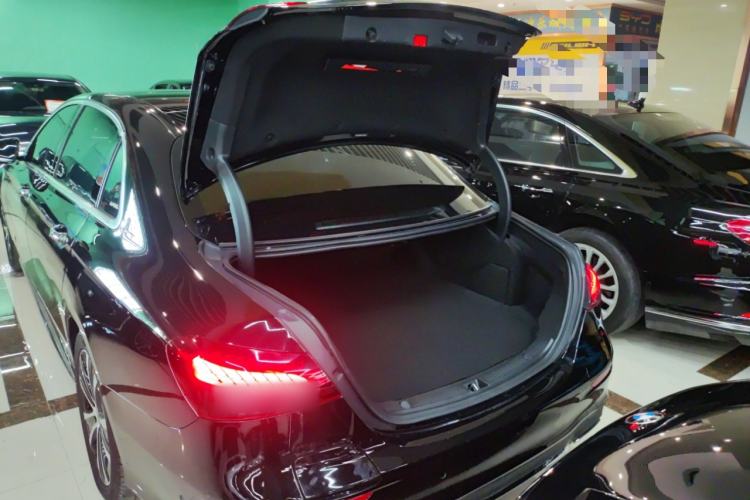 Used Mercedes-Benz E-Class New Energy 2023 E 350 e L Plug-in Hybrid Sports Sedan Trunk