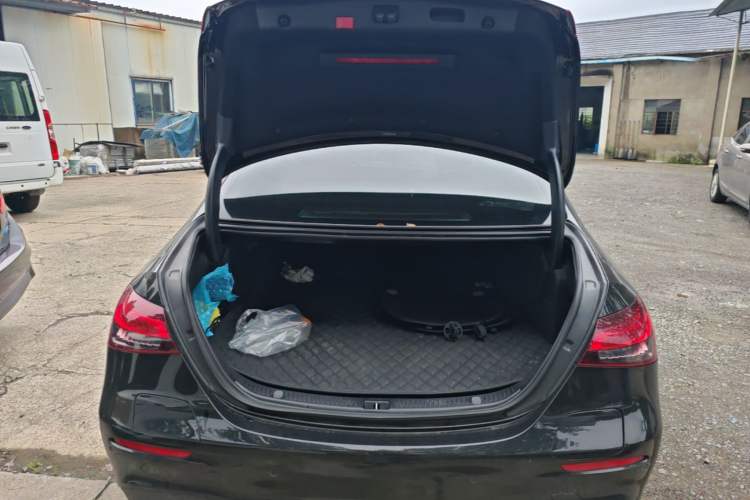 Used Mercedes-Benz E-Class New Energy 2023 E 350 e L Plug-in Hybrid Sports Sedan Trunk