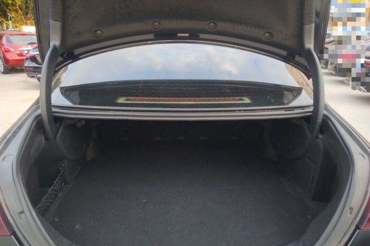 Used Mercedes-Benz E-Class New Energy 2023 E 350 e L Plug-in Hybrid Sedan Trunk