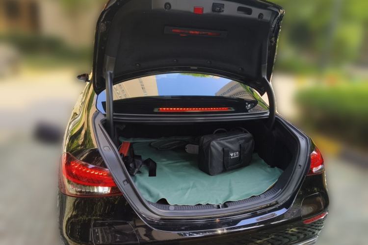 Used Mercedes-Benz E-Class New Energy 2023 E 350 e L Plug-in Hybrid Sedan Trunk