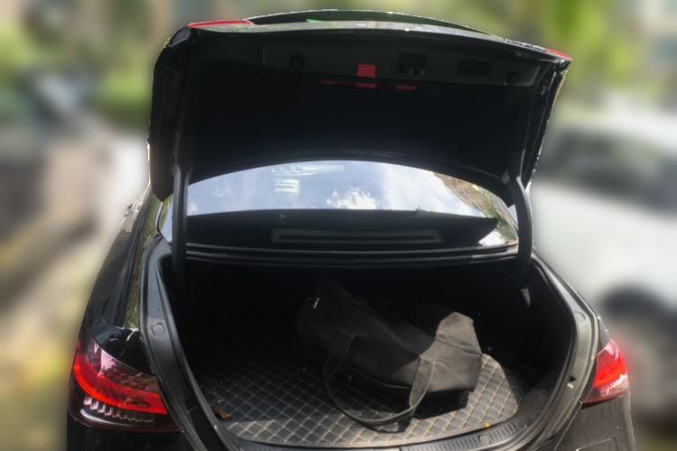 Used Mercedes-Benz E-Class New Energy 2023 E 350 e L Plug-in Hybrid Sedan Trunk