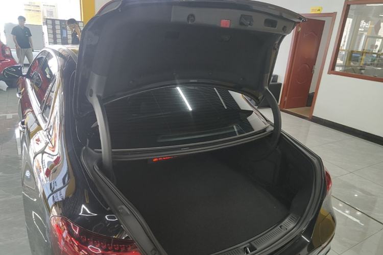 Used Mercedes-Benz E-Class New Energy 2023 E 350 e L Plug-in Hybrid Sports Sedan Trunk