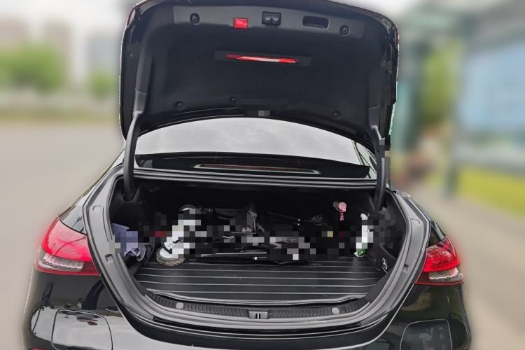 Used Mercedes-Benz E-Class New Energy 2023 E 350 e L Plug-in Hybrid Sedan Trunk