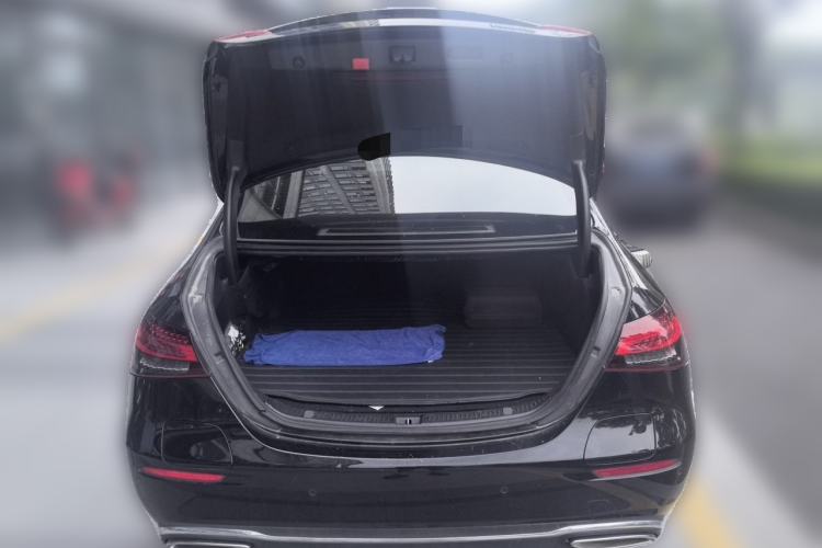 Used Mercedes-Benz E-Class New Energy 2023 E 350 e L Plug-in Hybrid Sedan Trunk