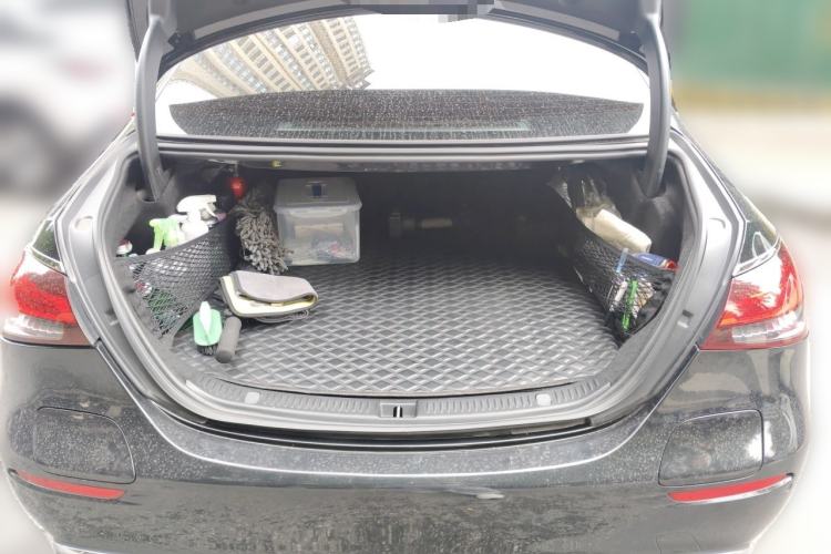 Used Mercedes-Benz E-Class New Energy 2023 E 350 e L Plug-in Hybrid Sedan Trunk
