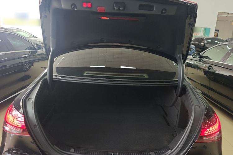 Used Mercedes-Benz E-Class New Energy 2023 E 350 e L Plug-in Hybrid Sedan Trunk