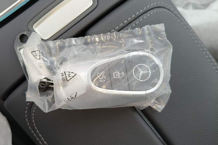 Used Mercedes-Benz E-Class New Energy 2023 E 350 e L Plug-in Hybrid Sports Sedan Vehicle Key
