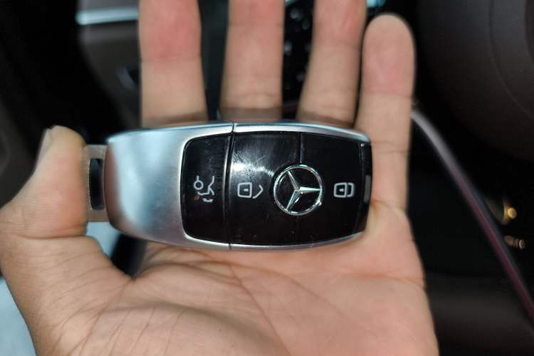 Used Mercedes-Benz E-Class New Energy 2023 E 350 e L Plug-in Hybrid Sedan Vehicle Key